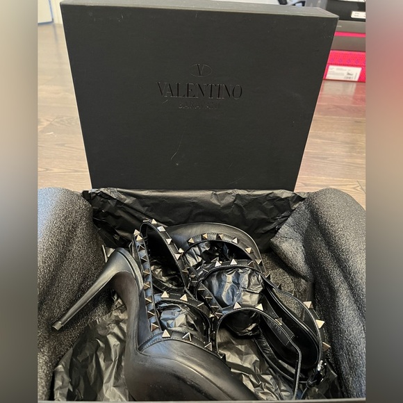 Valentino Rockstud Ankle Strap Pump With Tonal Studs 100MM - excellent condition - Picture 5 of 5